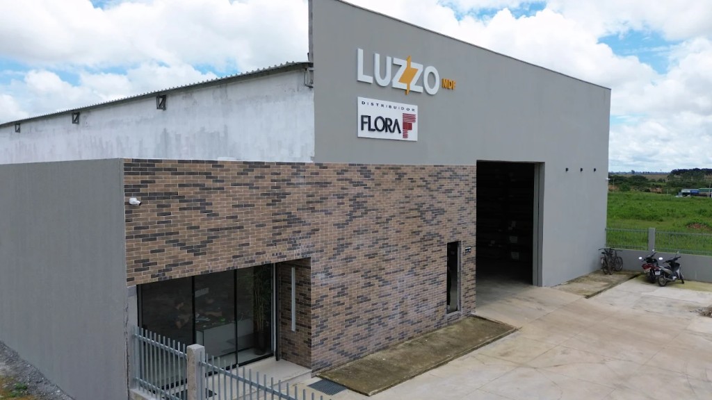 Entrada e área de carga da Luzzo MDF